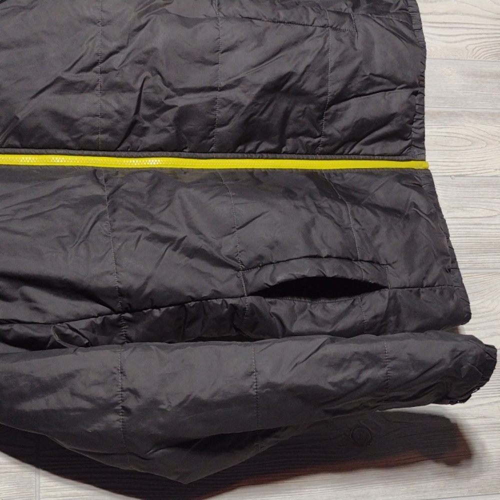 The North Face Jacket - Picture 3 of 12